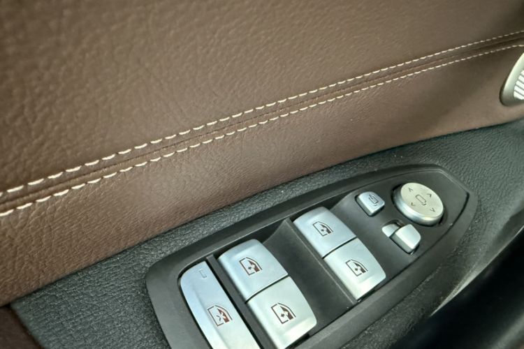 Used BMW X2 2023 sDrive25i M Sport Night Edition Interior 12