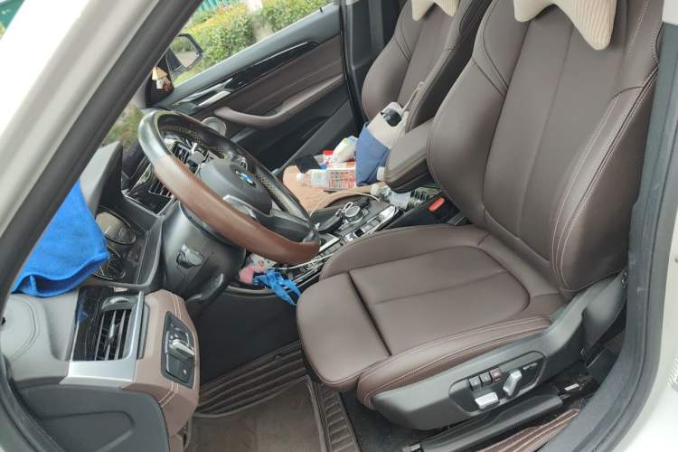 Used BMW X2 2023 sDrive25i M Sport Package Left Front Seat