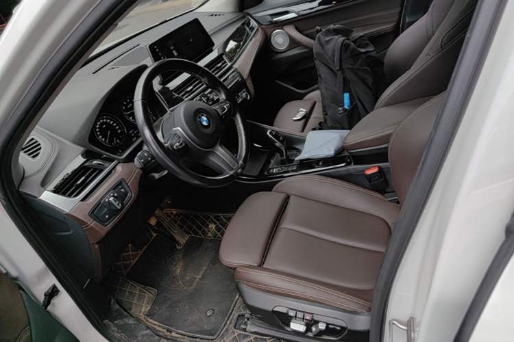 Used BMW X2 2023 sDrive25i M Sport Package Left Front Seat