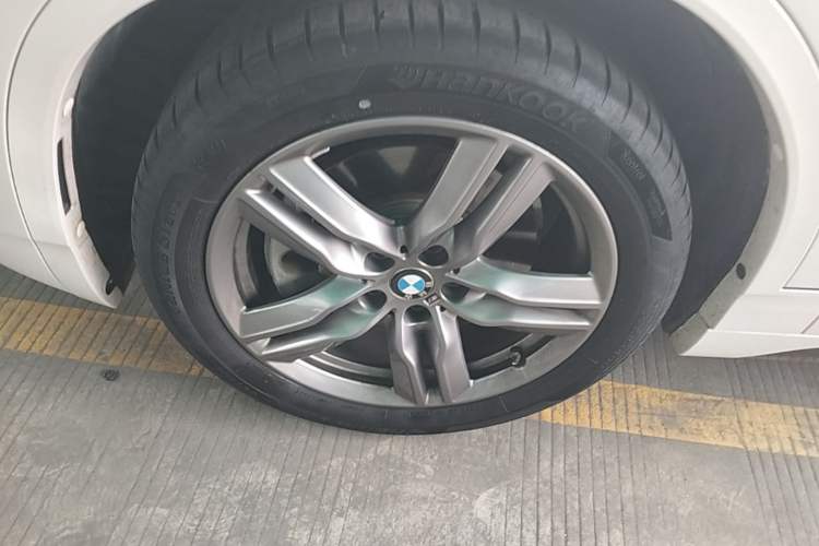 Used BMW X2 2023 sDrive25i M Sport Night Edition Left Front Wheel Hub