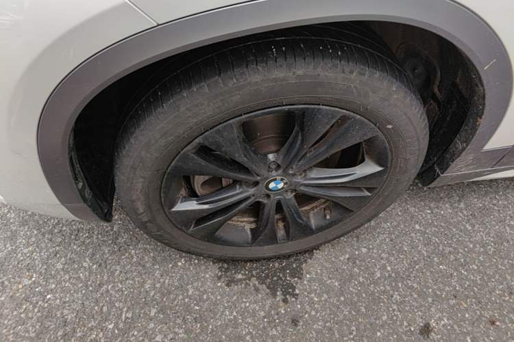 Used BMW X2 2023 sDrive25i M Sport Package Left Front Wheel Hub