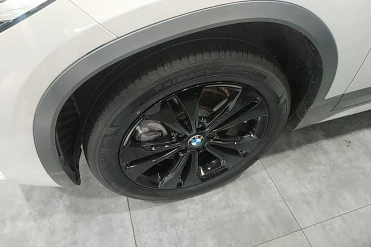 Used BMW X2 2023 sDrive25i M Sport Package Left Front Wheel Hub