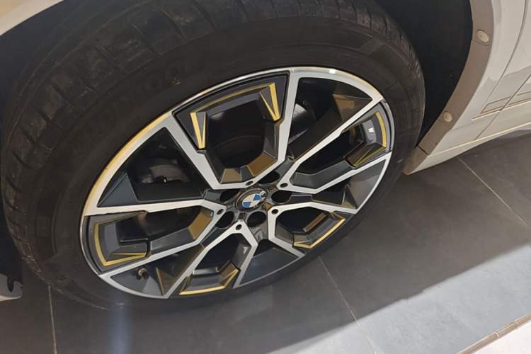 Used BMW X2 2023 xDrive 25i Shining Edition Left Front Wheel Hub