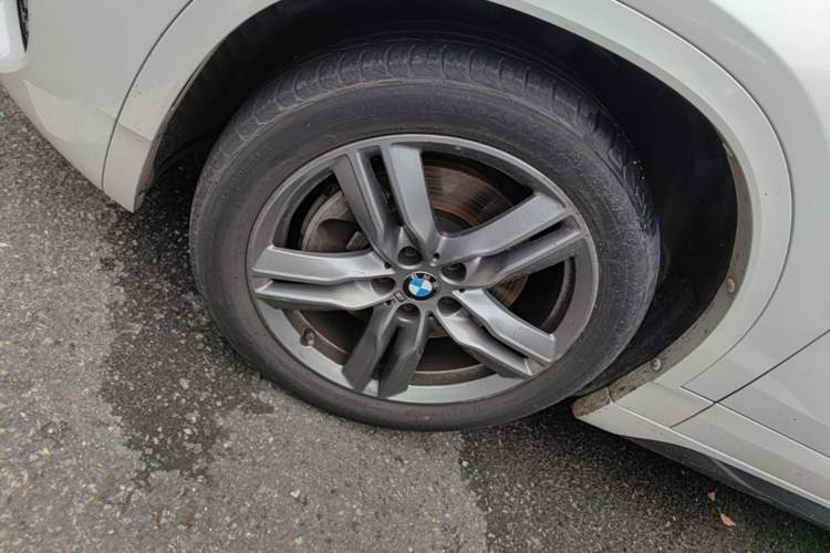 Used BMW X2 2023 sDrive25i M Sport Night Edition Left Front Wheel Hub