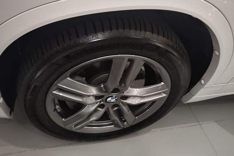 Used BMW X2 2023 sDrive25i M Sport Night Edition Left Front Wheel Hub