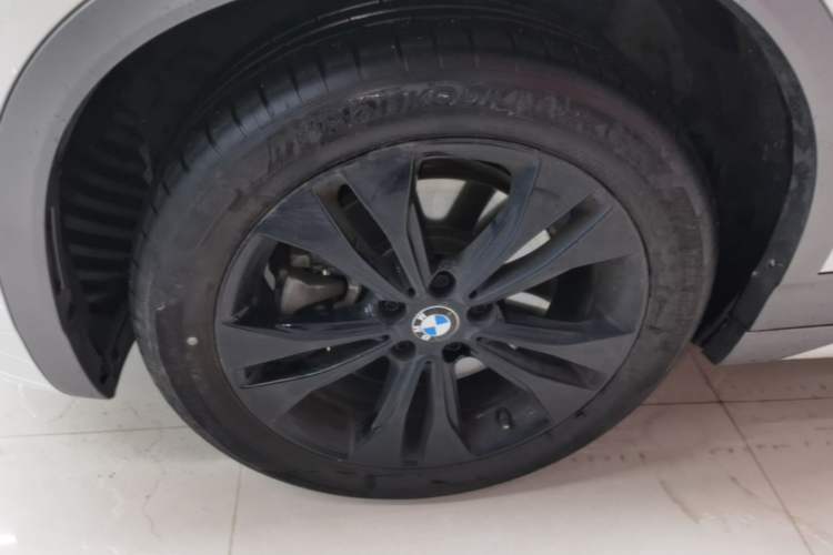 Used BMW X2 2023 sDrive25i M Sport Package Left Front Wheel Hub