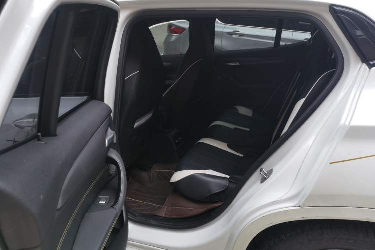 Used BMW X2 2023 xDrive 25i Shining Edition Left Rear Seat