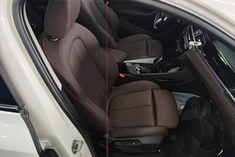 Used BMW X2 2023 sDrive25i M Sport Night Edition Right Front Seat
