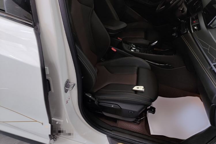 Used BMW X2 2023 sDrive 25i Shining Edition Right Front Seat