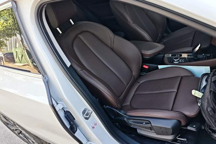 Used BMW X2 2023 sDrive25i M Sport Package Right Front Seat