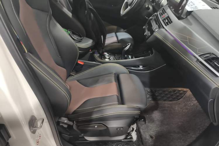 Used BMW X2 2023 sDrive 25i Shining Edition Right Front Seat