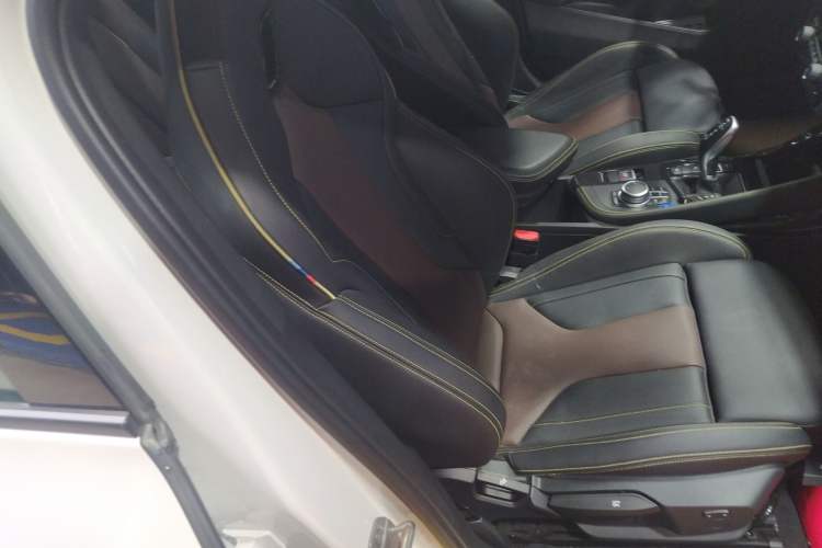 Used BMW X2 2023 xDrive 25i Shining Edition Right Front Seat