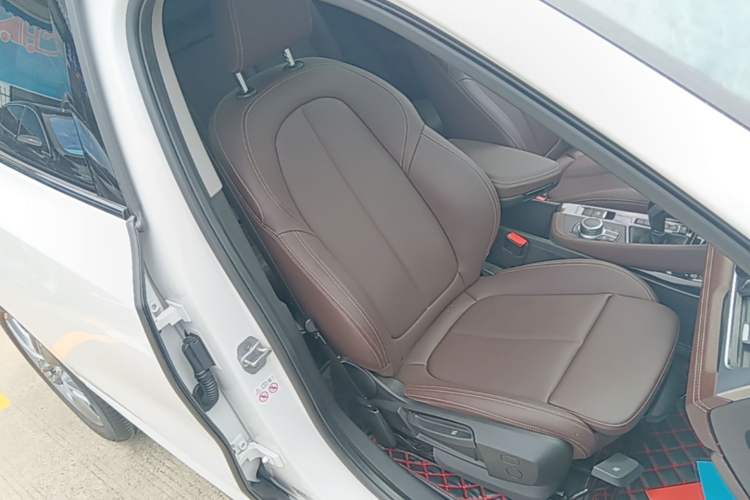 Used BMW X2 2023 sDrive25i M Sport Night Edition Right Front Seat