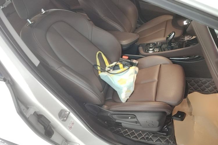 Used BMW X2 2023 sDrive25i M Sport Night Edition Right Front Seat