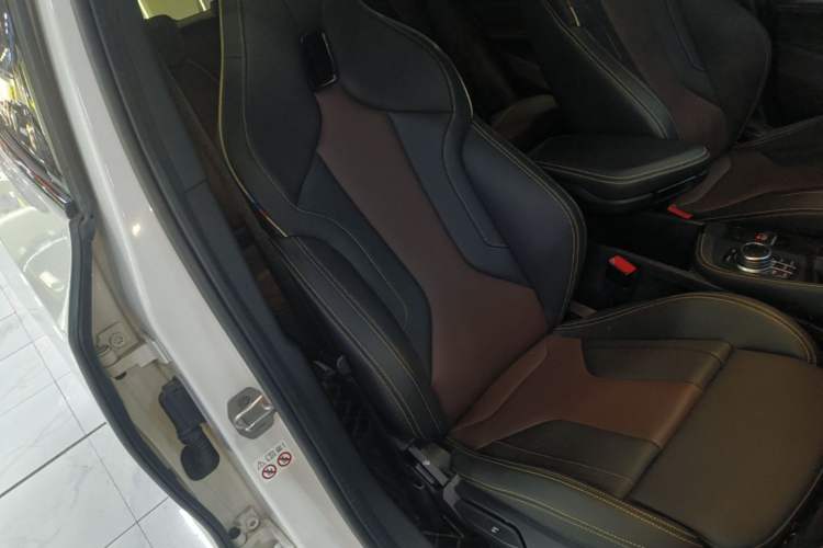 Used BMW X2 2023 sDrive 25i Shining Edition Right Front Seat