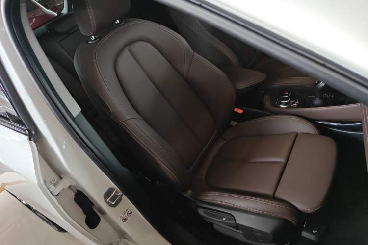 Used BMW X2 2023 sDrive25i M Sport Night Edition Right Front Seat