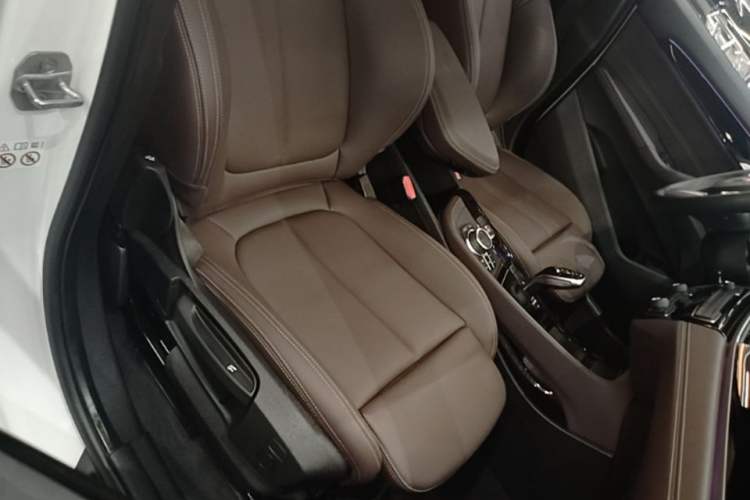 Used BMW X2 2023 sDrive25i M Sport Night Edition Right Front Seat