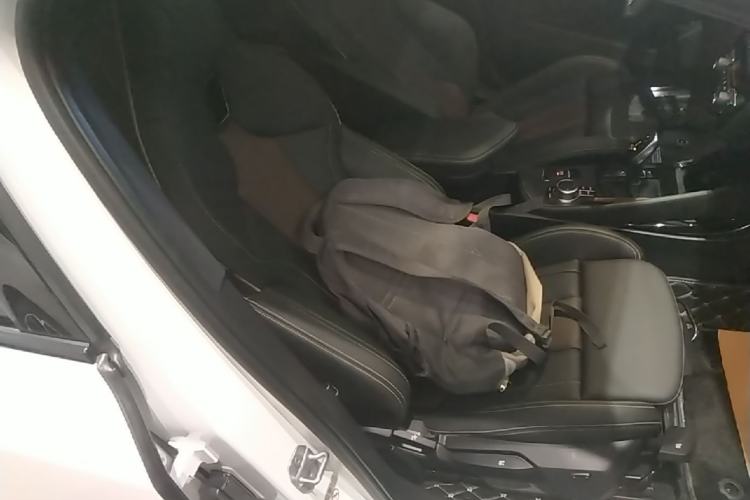 Used BMW X2 2023 sDrive 25i Shining Edition Right Front Seat