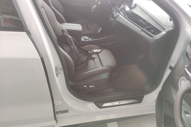 Used BMW X2 2023 sDrive25i M Sport Night Edition Right Front Seat