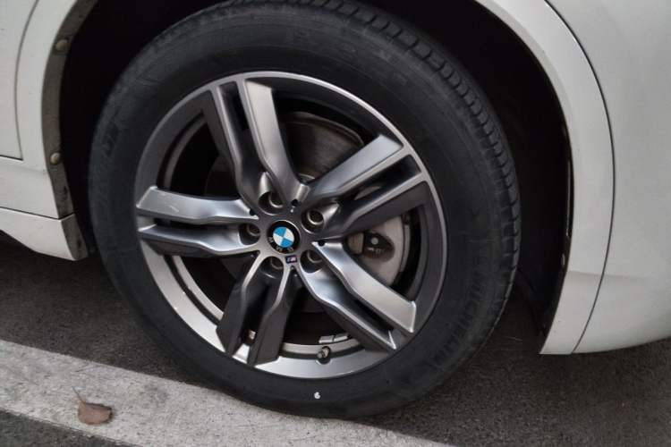 Used BMW X2 2023 sDrive25i M Sport Night Edition Right Front Wheel Hub