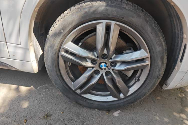 Used BMW X2 2023 sDrive25i M Sport Night Edition Right Front Wheel Hub
