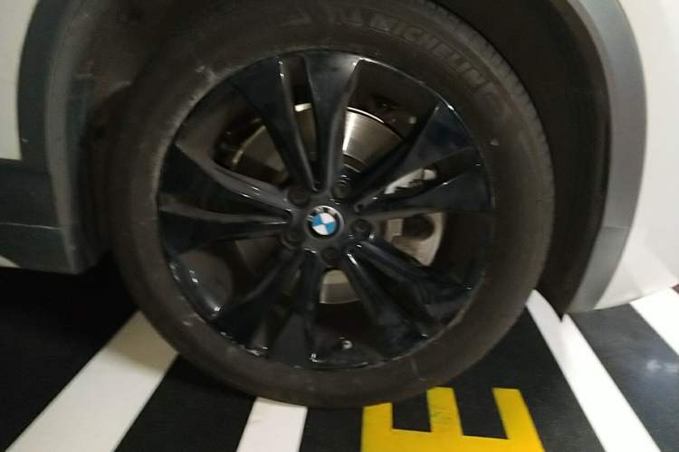 Used BMW X2 2023 sDrive25i M Sport Package Right Front Wheel Hub