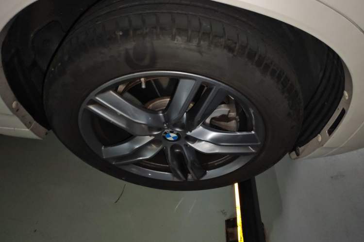 Used BMW X2 2023 sDrive25i M Sport Night Edition Right Front Wheel Hub