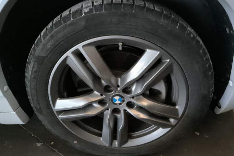 Used BMW X2 2023 sDrive25i M Sport Night Edition Right Front Wheel Hub