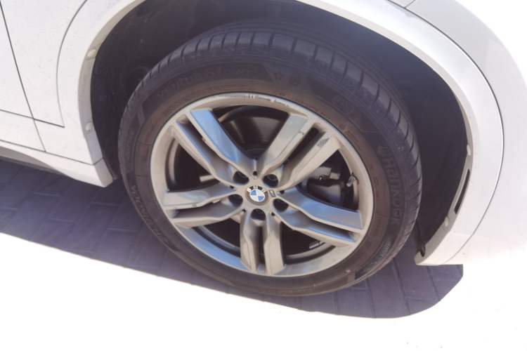 Used BMW X2 2023 sDrive25i M Sport Night Edition Right Front Wheel Hub