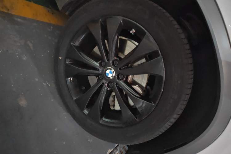 Used BMW X2 2023 sDrive25i M Sport Package Right Front Wheel Hub