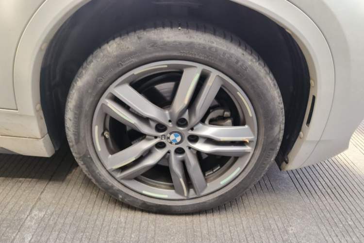 Used BMW X2 2023 sDrive25i M Sport Night Edition Right Front Wheel Hub