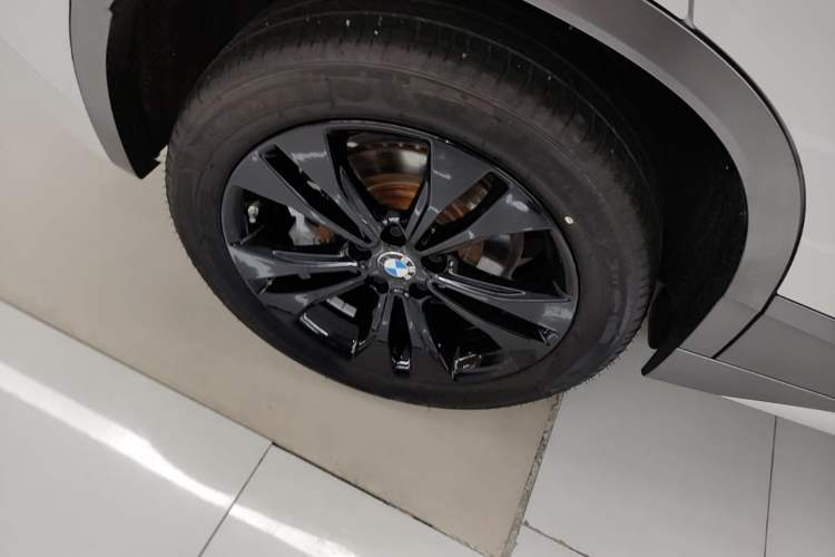Used BMW X2 2023 sDrive25i M Sport Package Right Rear Wheel Hub