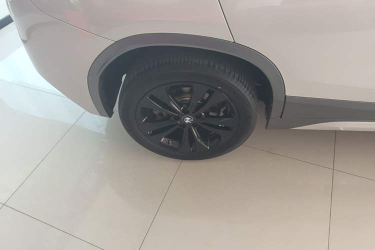 Used BMW X2 2023 sDrive25i M Sport Package Right Rear Wheel Hub