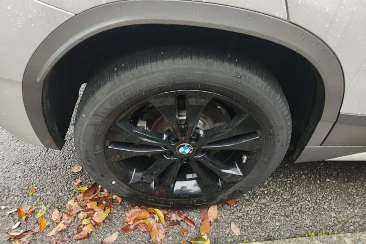 Used BMW X2 2023 sDrive25i M Sport Package Right Rear Wheel Hub