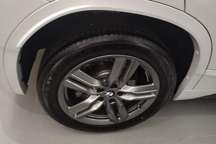 Used BMW X2 2023 sDrive25i M Sport Night Edition Right Rear Wheel Hub