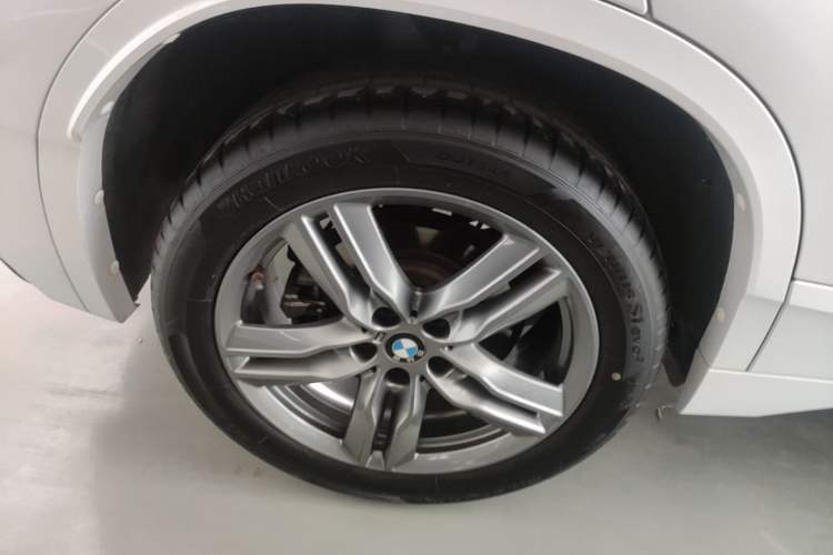 Used BMW X2 2023 sDrive25i M Sport Night Edition Right Rear Wheel Hub