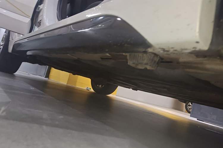 Used BMW X2 2023 xDrive 25i Shining Edition Right Side Sill