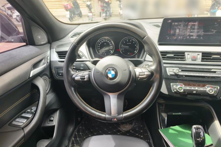 Used BMW X2 2023 xDrive 25i Shining Edition Steering Wheel