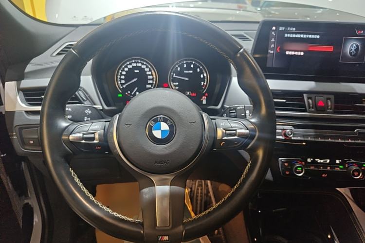 Used BMW X2 2023 xDrive 25i Shining Edition Steering Wheel
