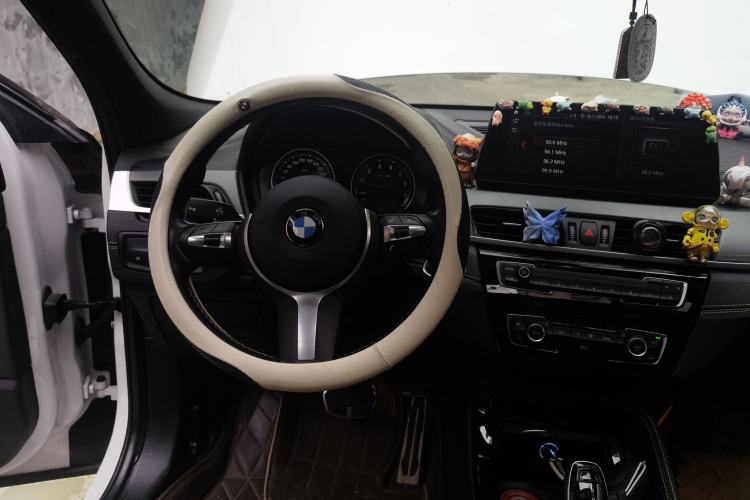 Used BMW X2 2023 xDrive 25i Shining Edition Steering Wheel