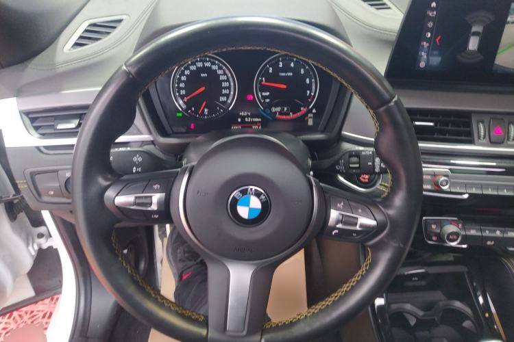 Used BMW X2 2023 xDrive 25i Shining Edition Steering Wheel