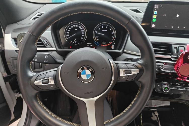 Used BMW X2 2023 xDrive 25i Shining Edition Steering Wheel