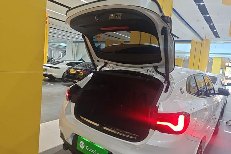 Used BMW X2 2023 xDrive 25i Shining Edition Trunk