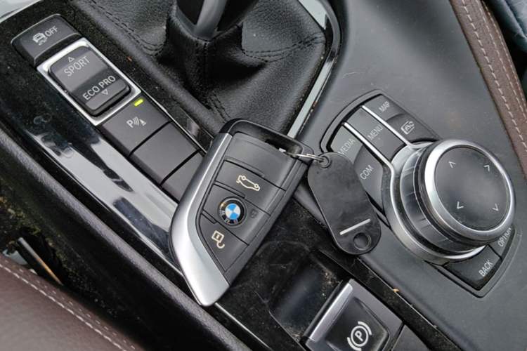 Used BMW X2 2023 sDrive25i M Sport Package Vehicle Key