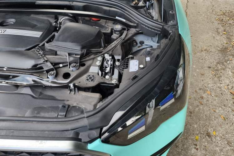 Used BMW X2 2024 sDrive25i M Sport Package Engine Bay Left