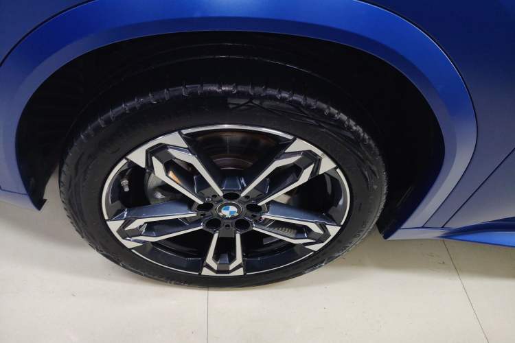 Used BMW X2 2024 sDrive25i M Sport Package Left Front Wheel Hub
