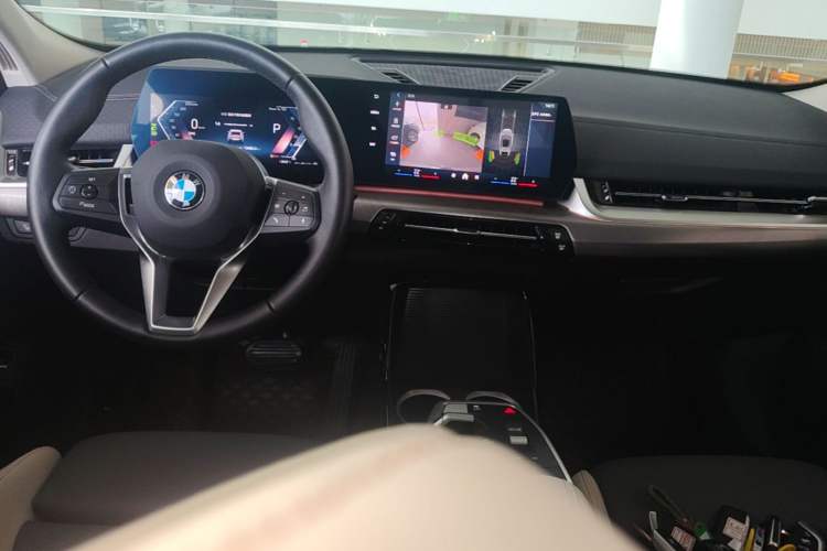 Used BMW X2 2024 sDrive25i M Sport Package Center Console