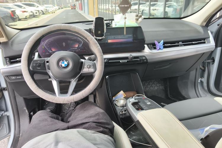 Used BMW X2 2024 sDrive25i M Sport Package Center Console
