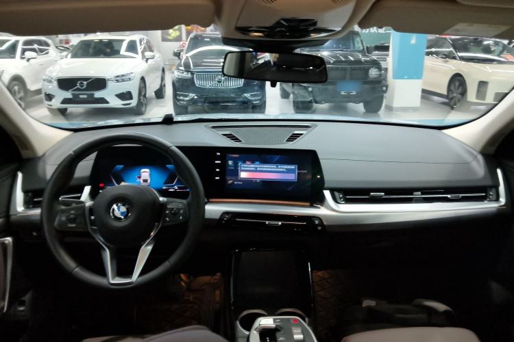 Used BMW X2 2024 sDrive25i M Sport Package Center Console