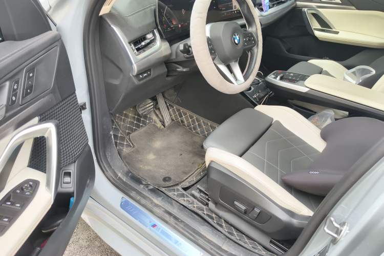 Used BMW X2 2024 sDrive25i M Sport Package Driver Seat